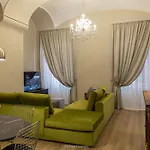Sibilla - Via Oberdan 13 Bed & Breakfast 4*
