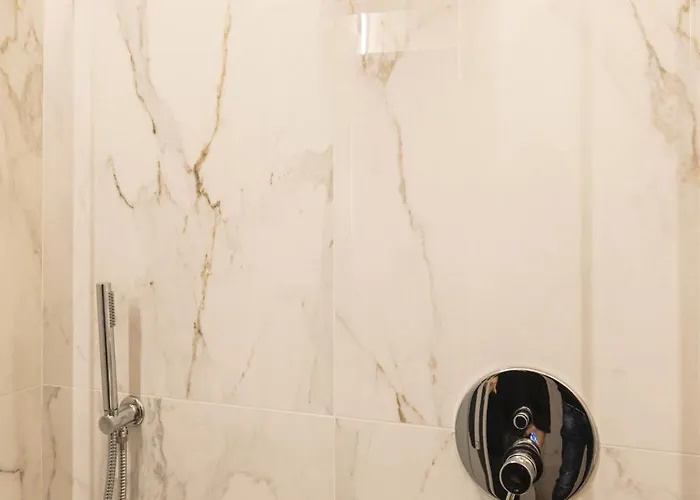 Sibilla - Via Oberdan 13 فندق مبيت وإفطار 4*