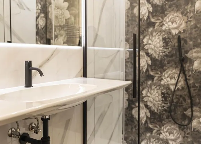 Sibilla - Via Oberdan 13 4*