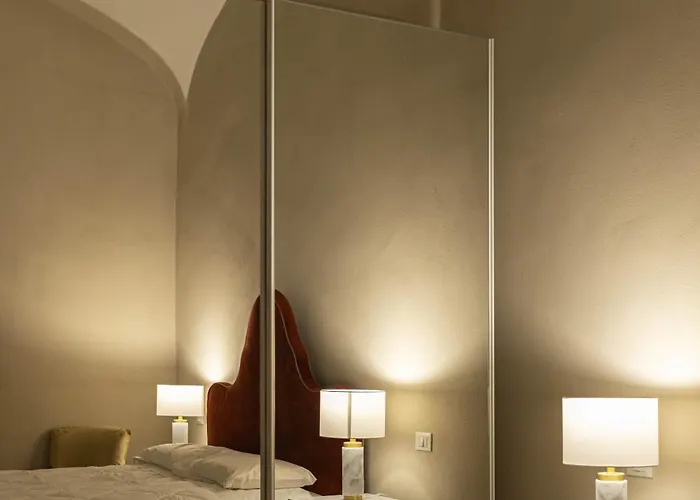 Sibilla - Via Oberdan 13 4* Bologna