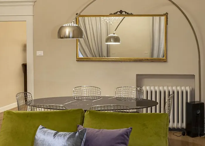 Sibilla - Via Oberdan 13 4* Bologna