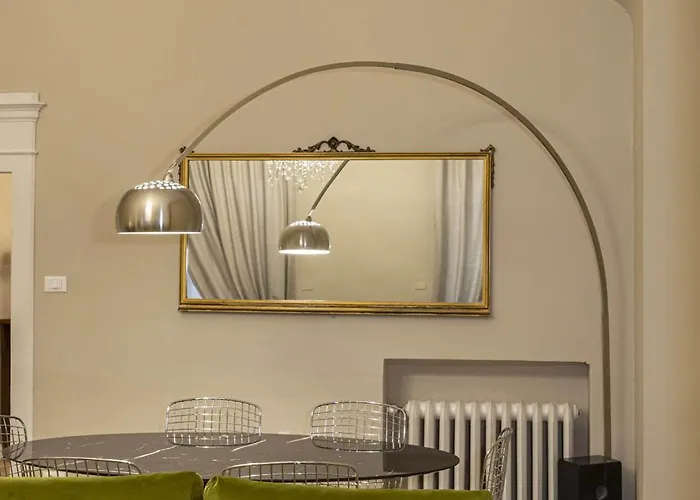 Sibilla - Via Oberdan 13 4* Bologna