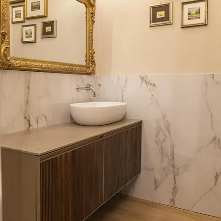 Bed & Breakfast Sibilla - Via Oberdan 13 Bologna