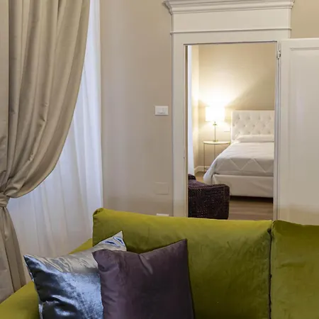 Sibilla - Via Oberdan 13 Nocleg ze śniadaniem 4*