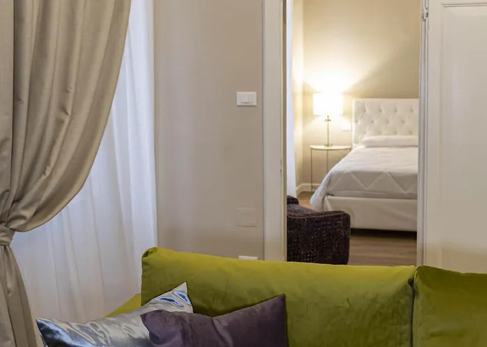 Sibilla - Via Oberdan 13 B&B 4*