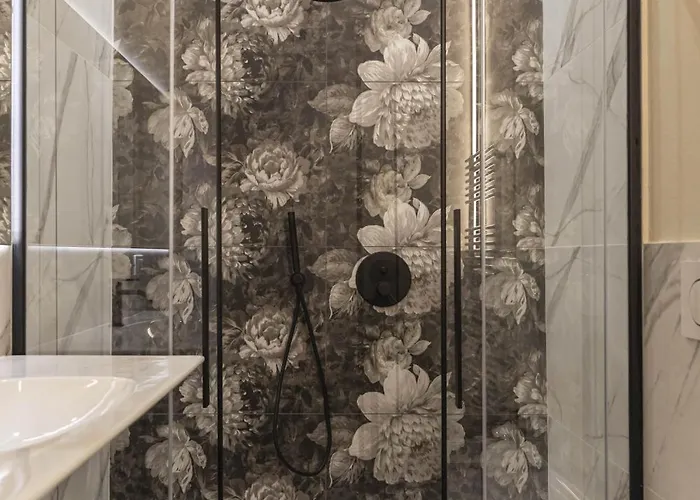 Sibilla - Via Oberdan 13 B&B 4*